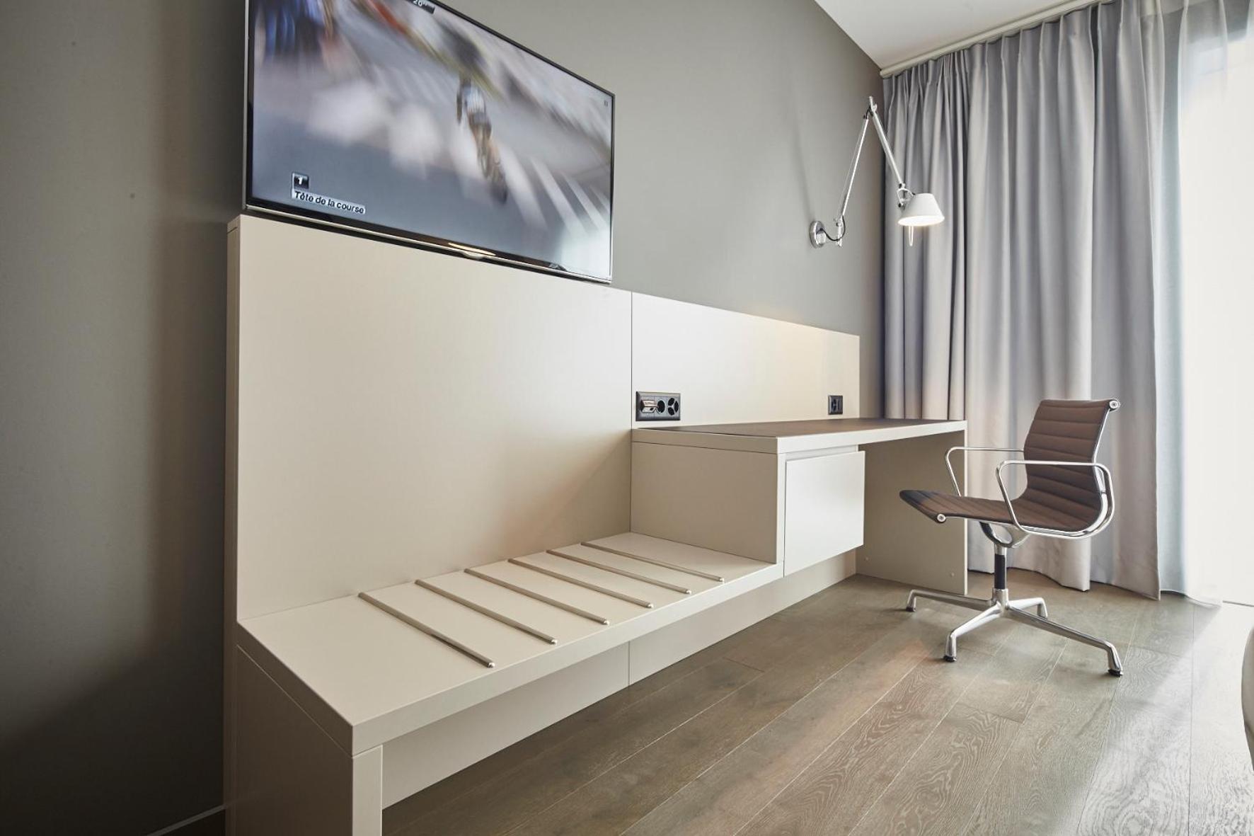 Modern Times Hotel, Vevey, A Tribute Portfolio